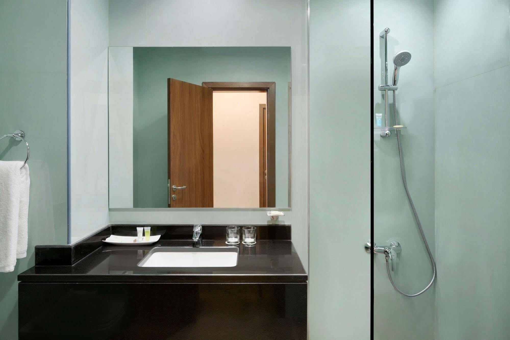 Ramada Encore Al Khobar Olaya Esterno foto